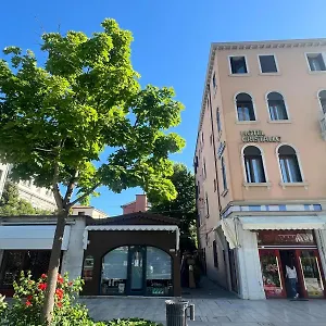 2* Hotel Cristallo