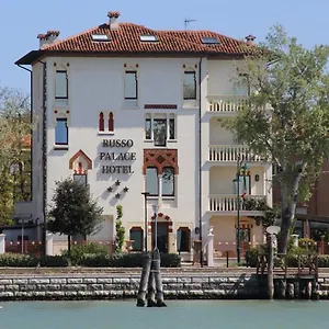 Russo Palace Hotel